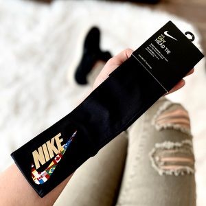 Nike Dry Fir Headband Tie in Black and Gold